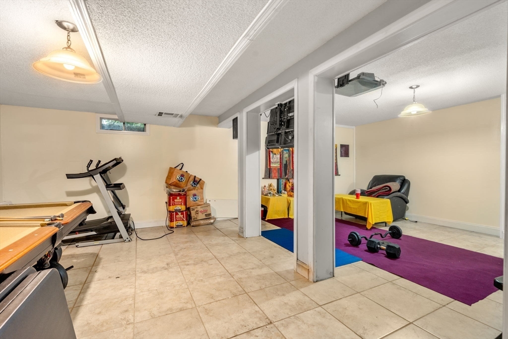 86 Granby Street Springfield, MA 01108 - Photo 24 of 40