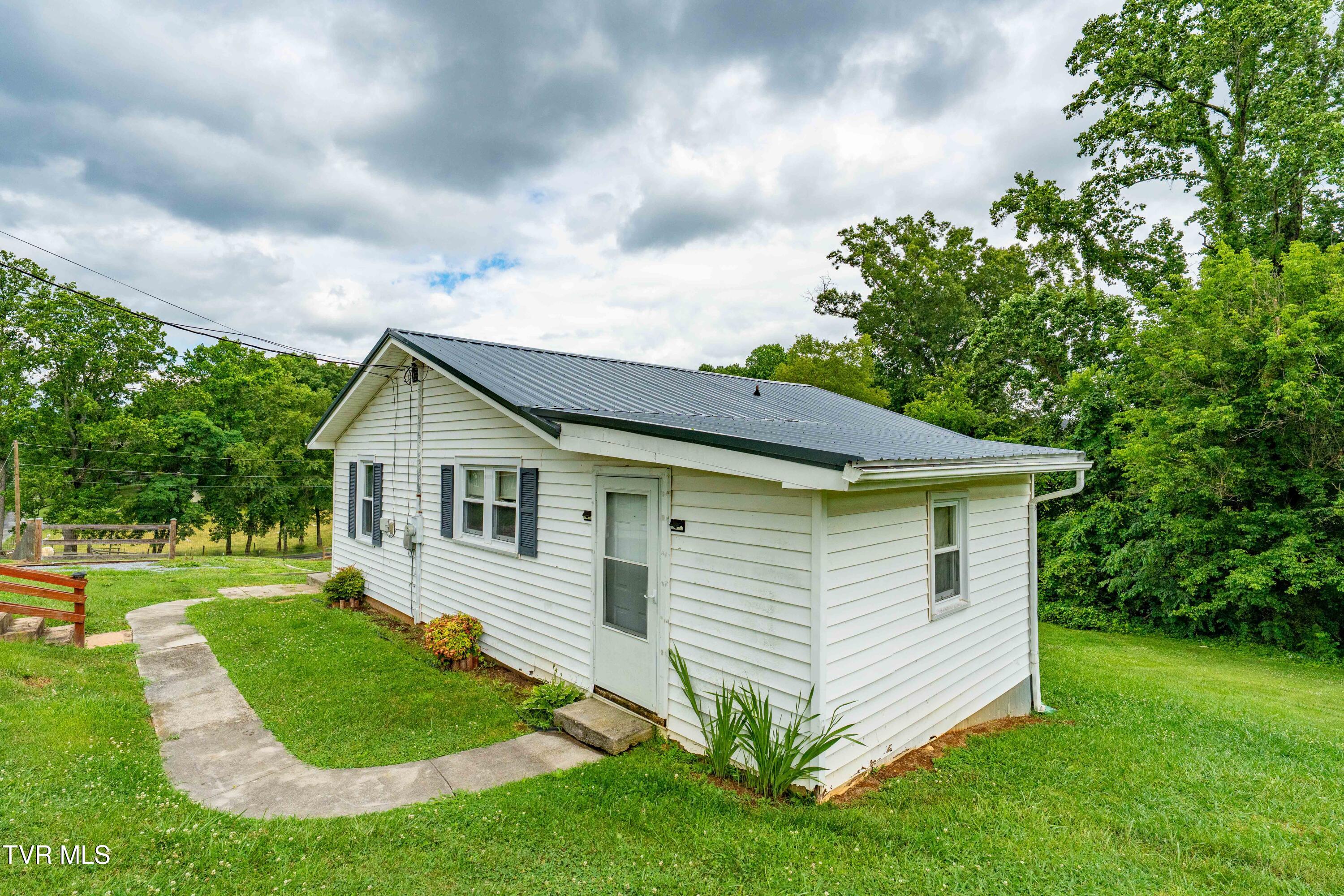 147 Fox Road Johnson City, TN 37601 - Photo 23 of 59 147 Fox road (32 of 59)