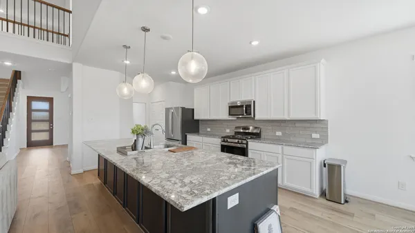 $400,000 | 10021 Mulhouse Drive, Schertz, TX 78154