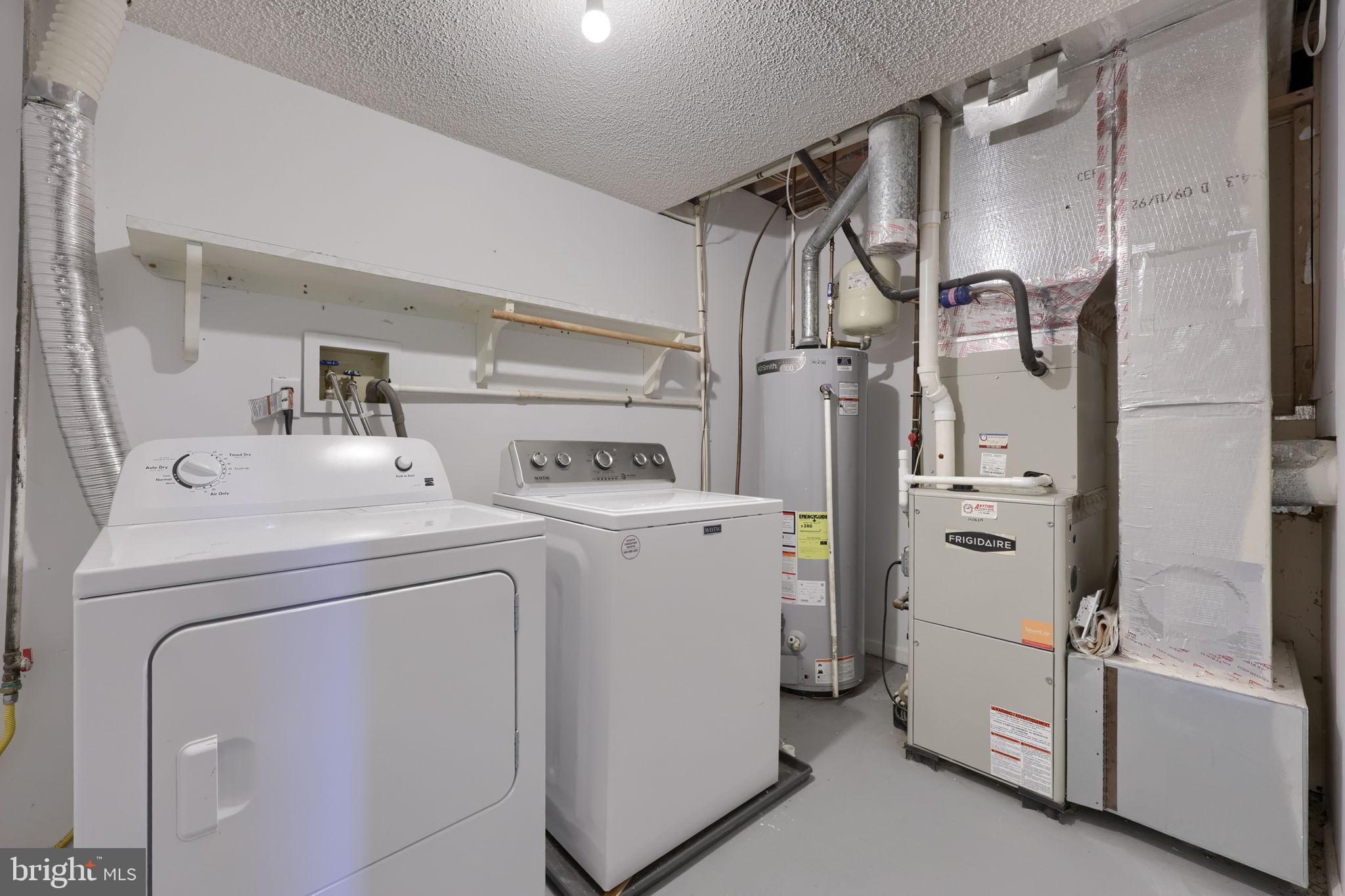 3333 Druck Valley Road York, PA 17406 - Photo 32 of 40 Functional laundry space with modern appliances.