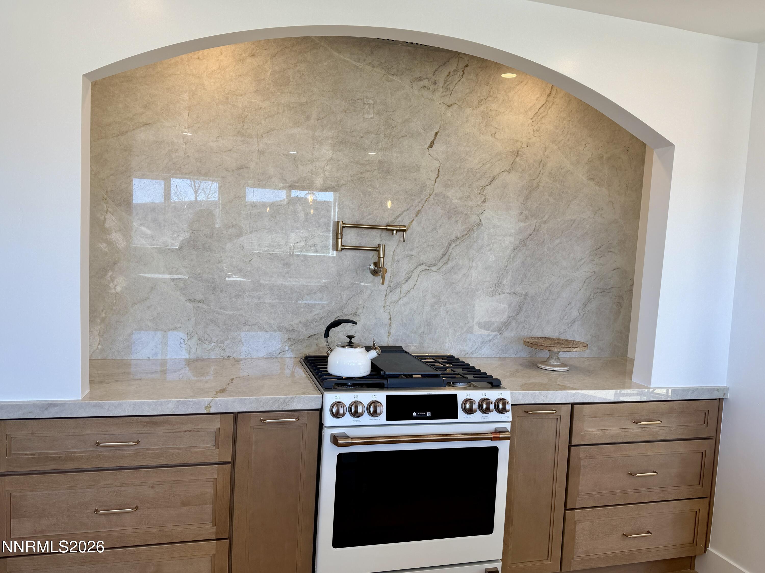 680 Rowe Place Sparks, NV 89441 - Photo 4 of 87 IMG_4034