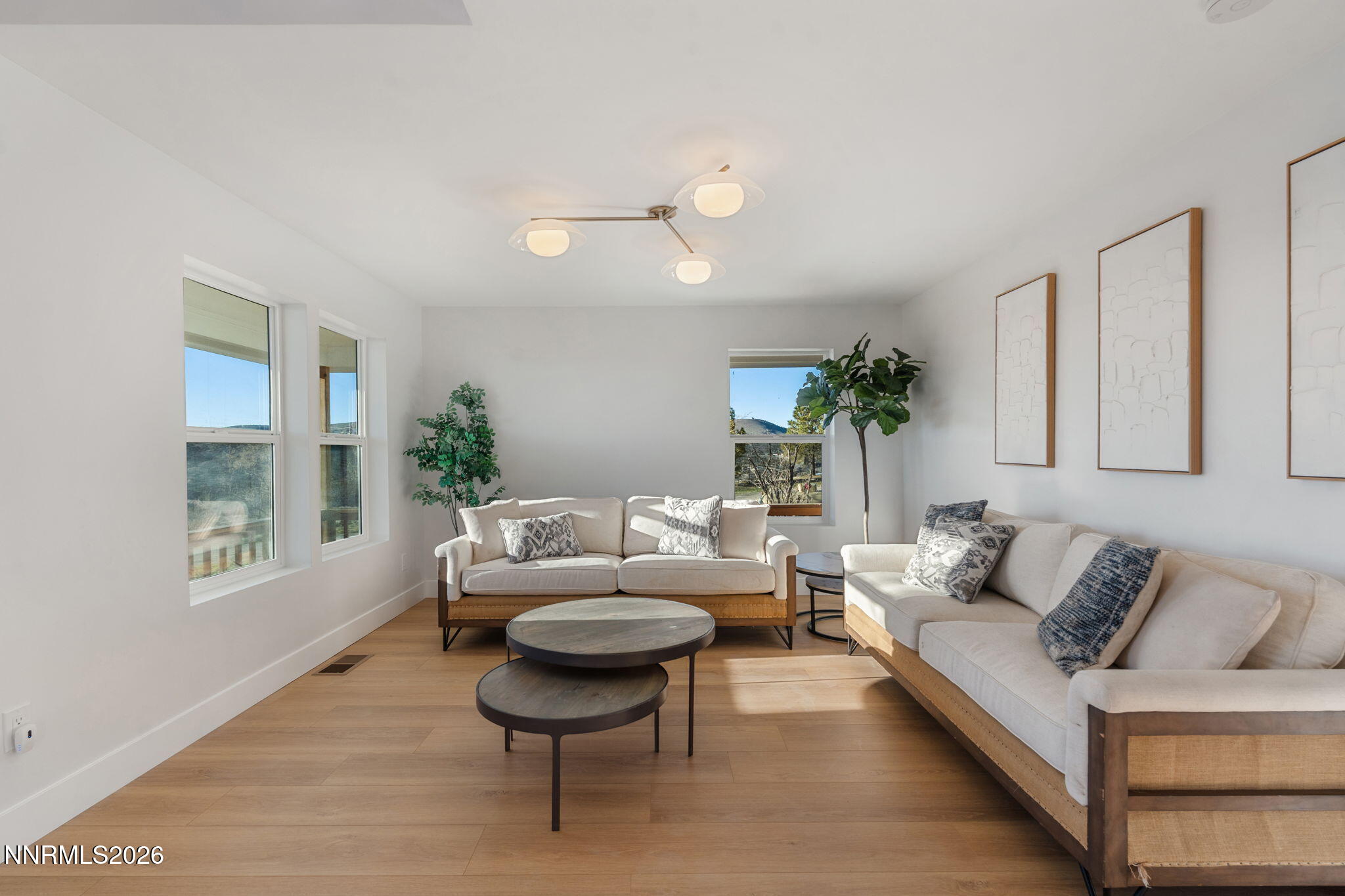 680 Rowe Place Sparks, NV 89441 - Photo 10 of 87 32-web-or-mls-DSC01184