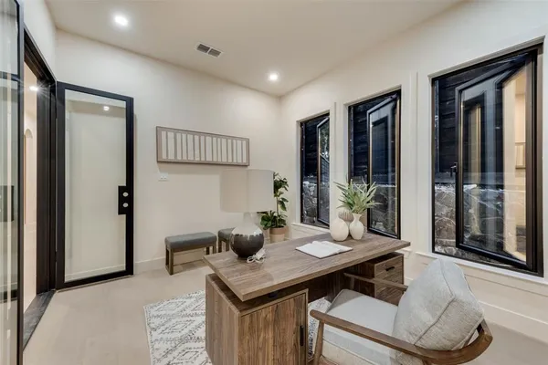 $10,000 | 1622 Sylvan Avenue, Dallas, TX 75208