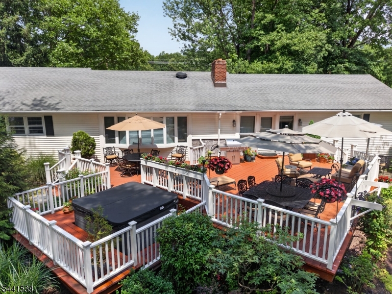 653 Foothill Road Bridgewater, NJ 08807 - Photo 4 of 41