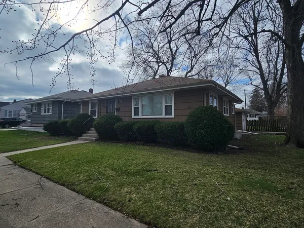 $195,000 | 3617 Monroe Street, Lansing, IL 60438