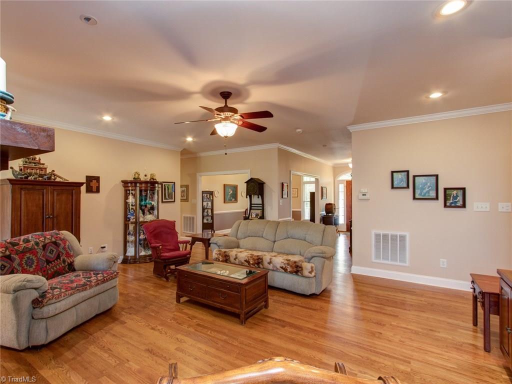 299 Fairfield Road Reidsville, NC 27320 - Photo 13 of 30 Gallery Image 13