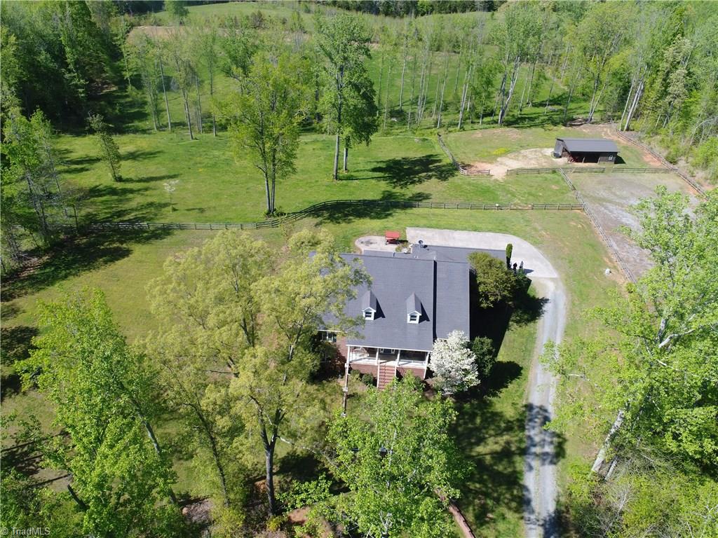299 Fairfield Road Reidsville, NC 27320 - Photo 3 of 30 Gallery Image 3
