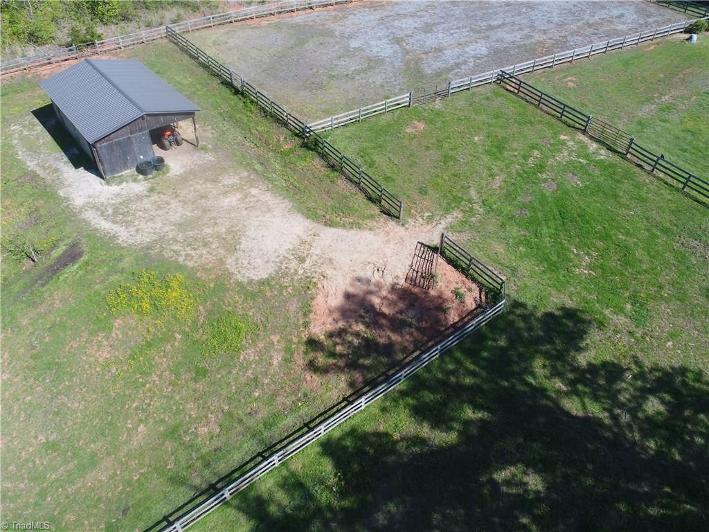 299 Fairfield Road Reidsville, NC 27320 - Photo 5 of 30 Gallery Image 5