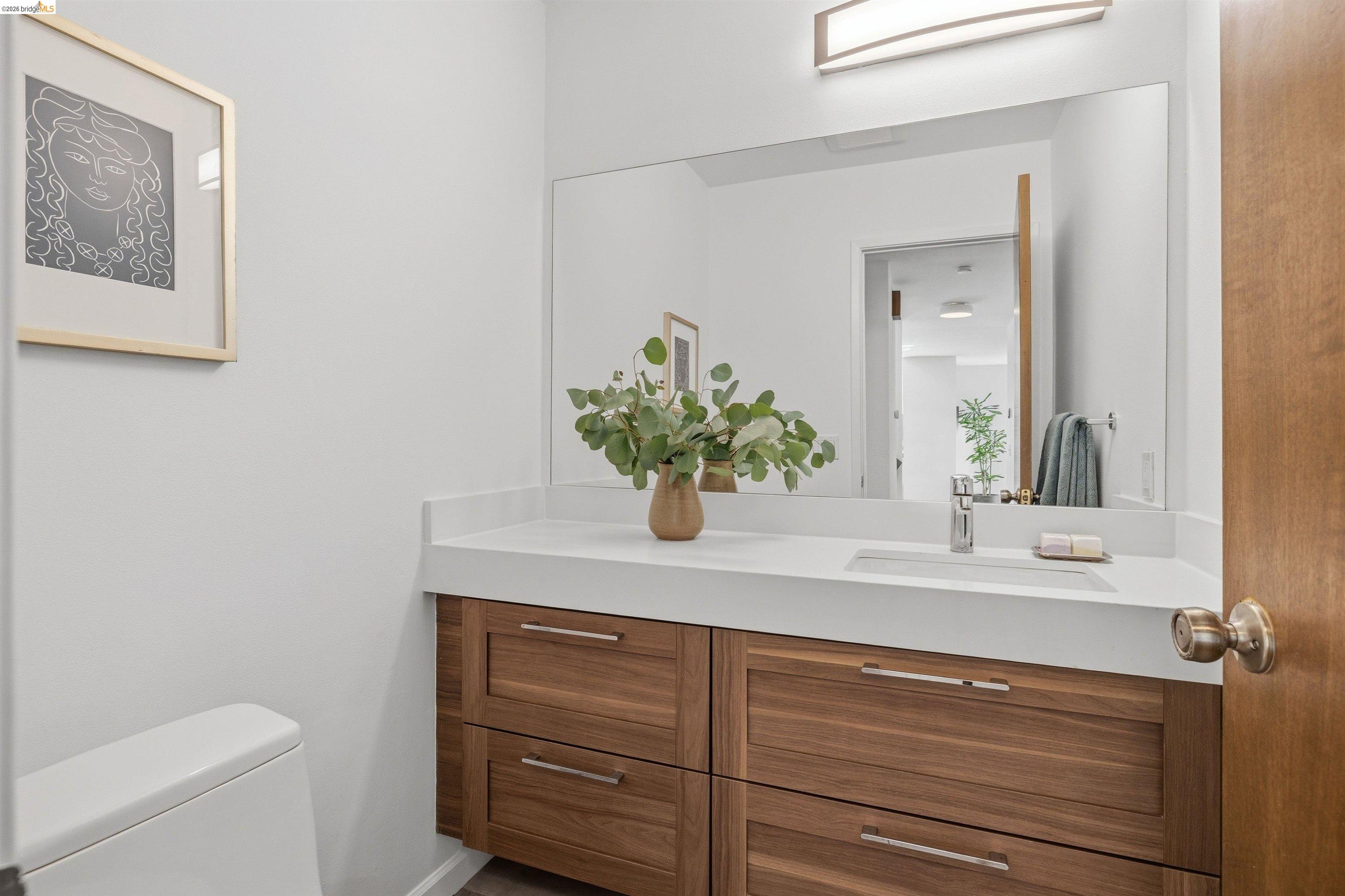 6763 Pinehaven Road Oakland, CA 94611 - Photo 18 of 48