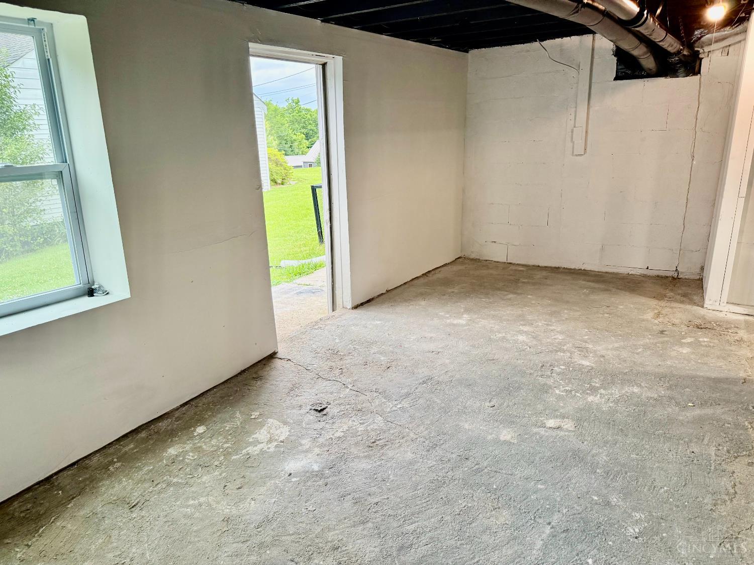 5753 Boomer Road Cincinnati, OH 45247 - Photo 38 of 40