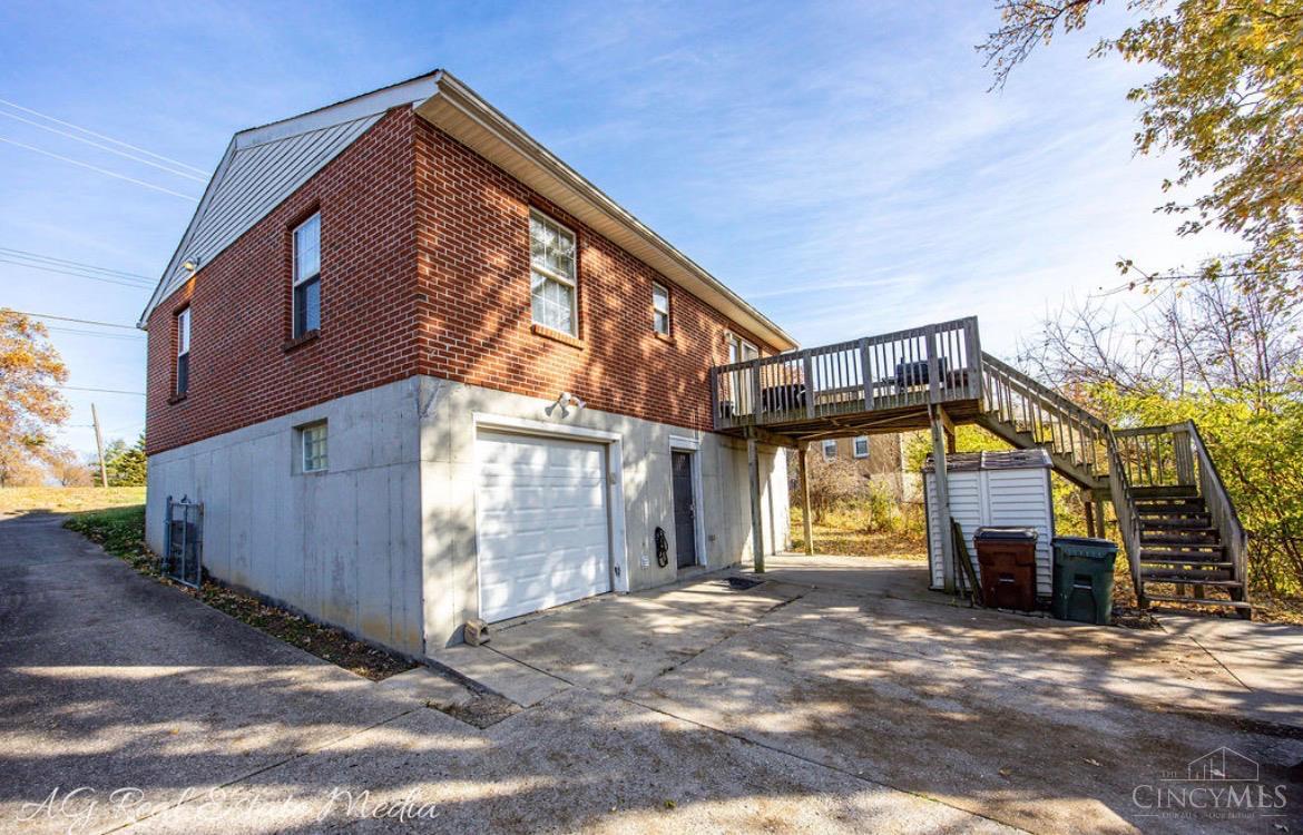 8925 Pippin Road Cincinnati, OH 45251 - Photo 2 of 30