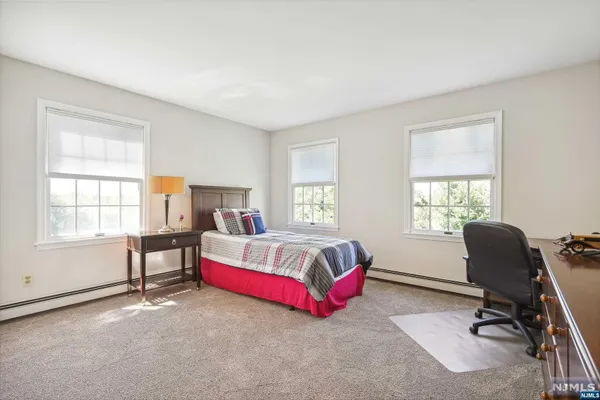 $675,000 | 18 Dorset Lane, Lafayette, NJ 07848