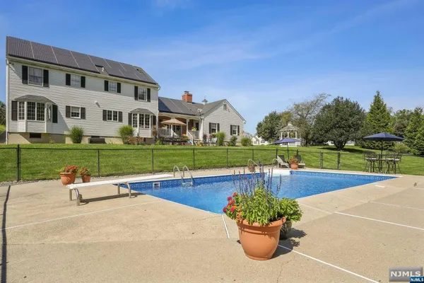 $675,000 | 18 Dorset Lane, Lafayette, NJ 07848