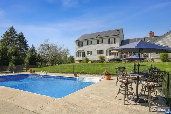 $675,000 | 18 Dorset Lane, Lafayette, NJ 07848