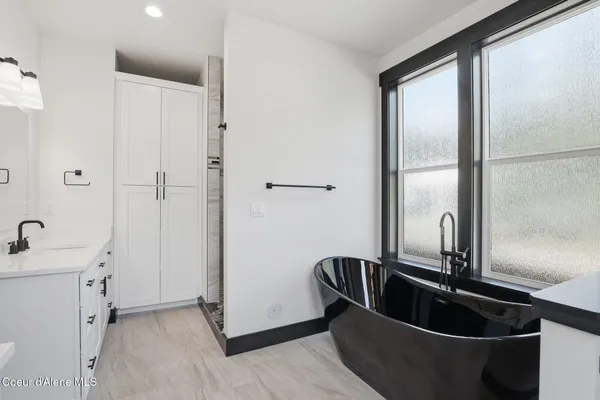 $1,590,000 | 10245 East Bunco Road, Athol, ID 83801