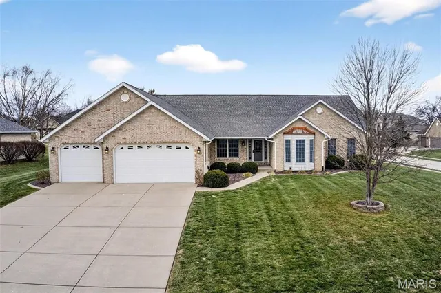 $449,900 | 1728 Clover Ridge, Columbia, IL 62236