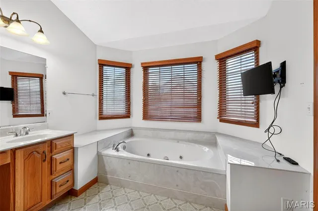 $449,900 | 1728 Clover Ridge, Columbia, IL 62236