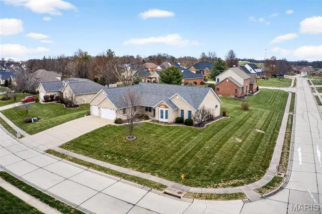 $449,900 | 1728 Clover Ridge, Columbia, IL 62236