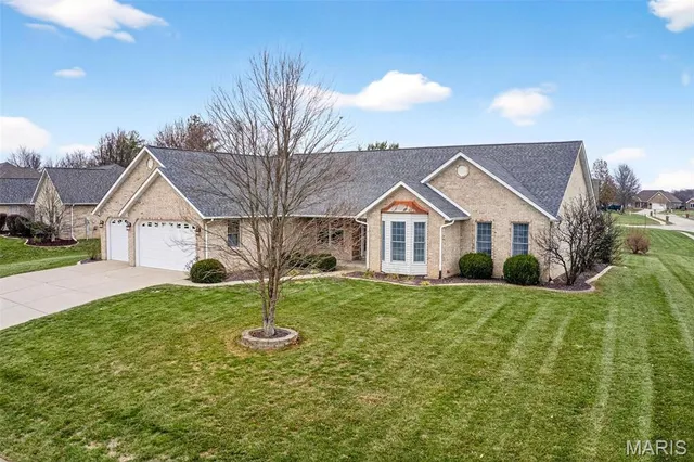 $449,900 | 1728 Clover Ridge, Columbia, IL 62236