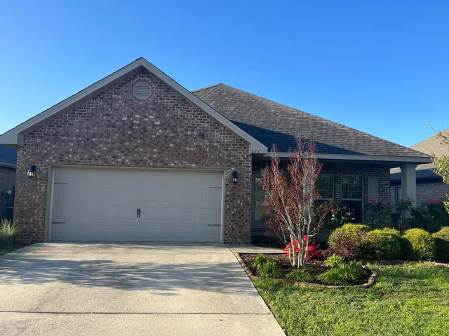 $2,095 | 671 Teal Street, Crestview, FL 32539