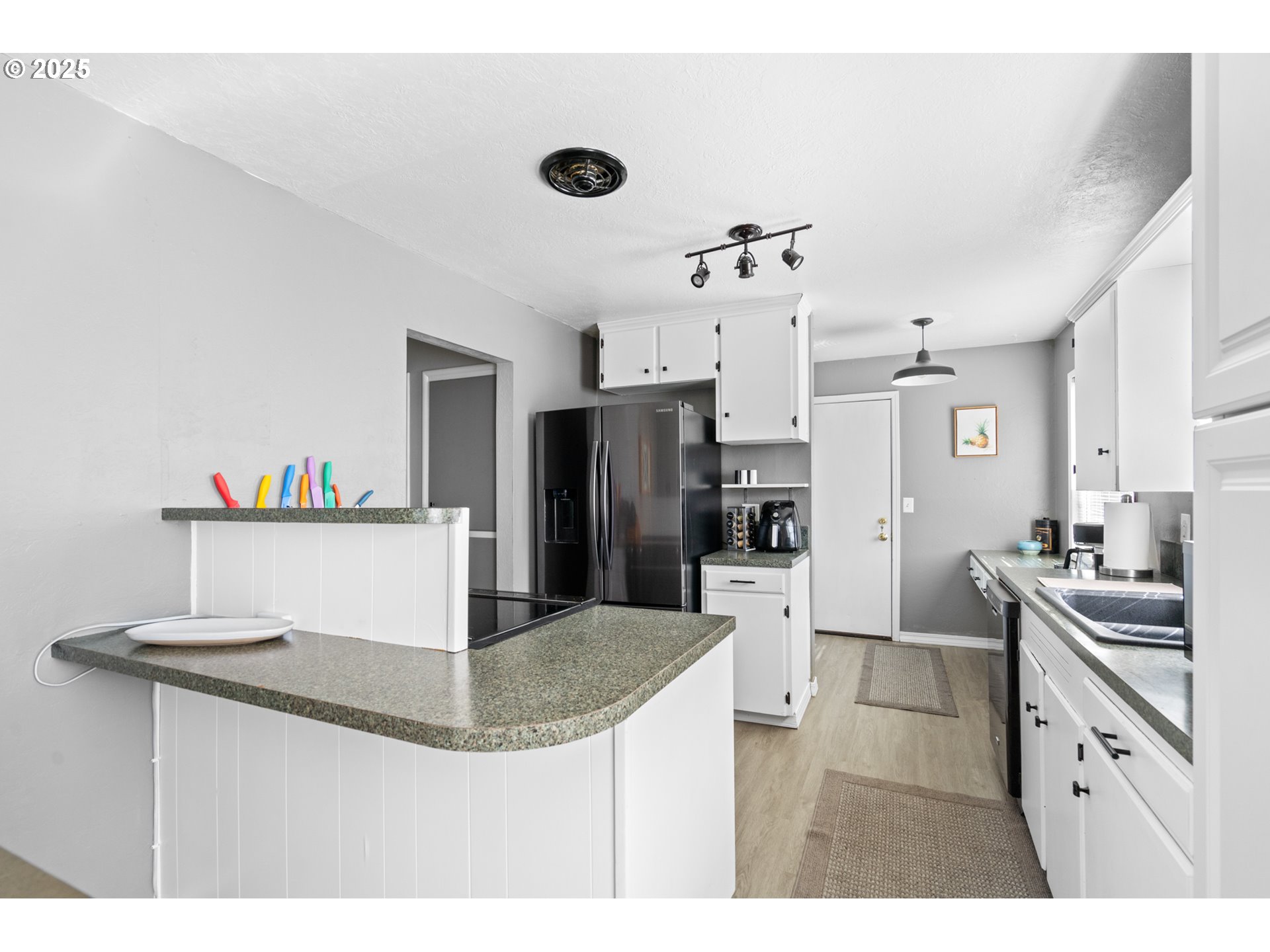 1309 Southwest 24th Street Pendleton, OR 97801 - Photo 11 of 22