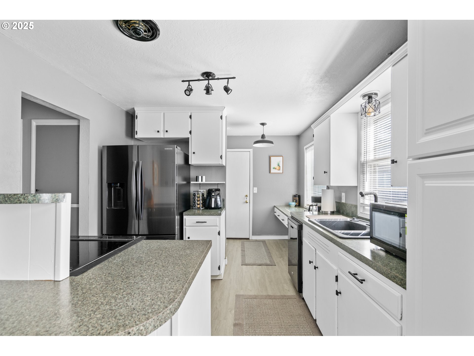 1309 Southwest 24th Street Pendleton, OR 97801 - Photo 12 of 22