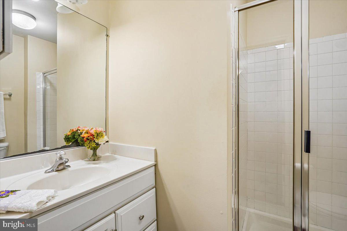 13806 Breezy Ridge Way Woodbridge, VA 22191 - Photo 36 of 42 Bathroom