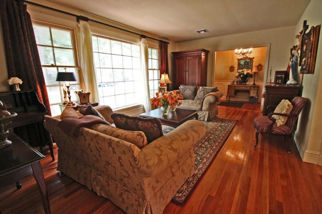 632 Celeste Avenue River Ridge, LA 70123 - Photo 4 of 19 Gallery Image 4