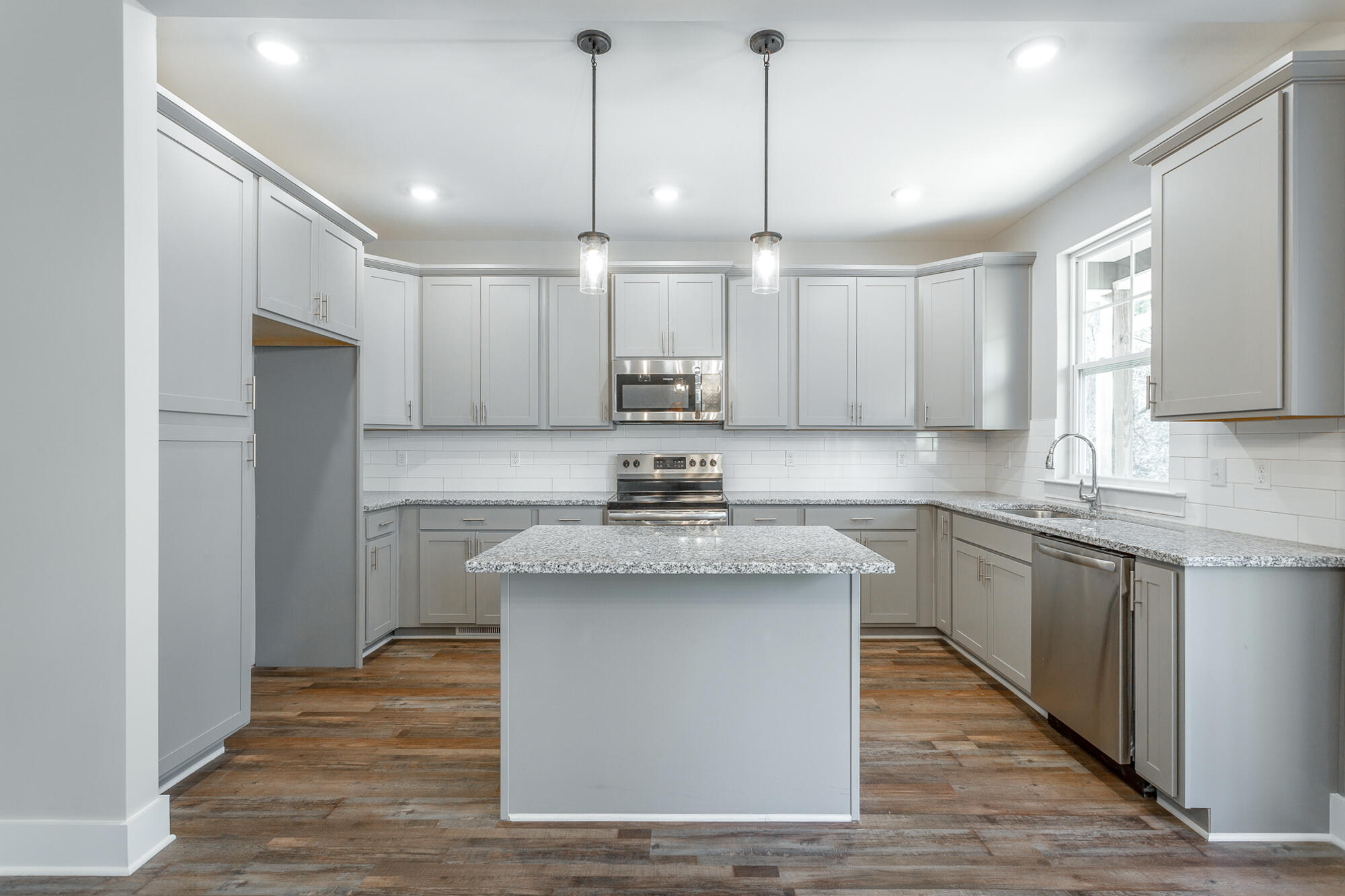 1151 Lullwater Road Chattanooga, TN 37405 - Photo 16 of 46 Kitchen