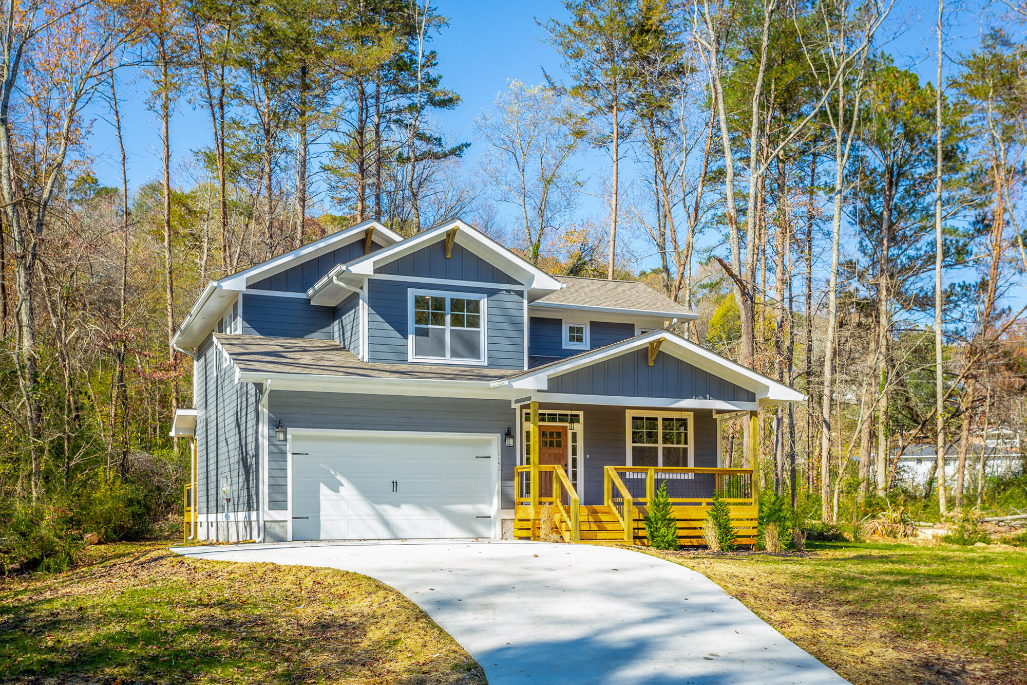 1151 Lullwater Road Chattanooga, TN 37405 - Photo 35 of 46 Driveway