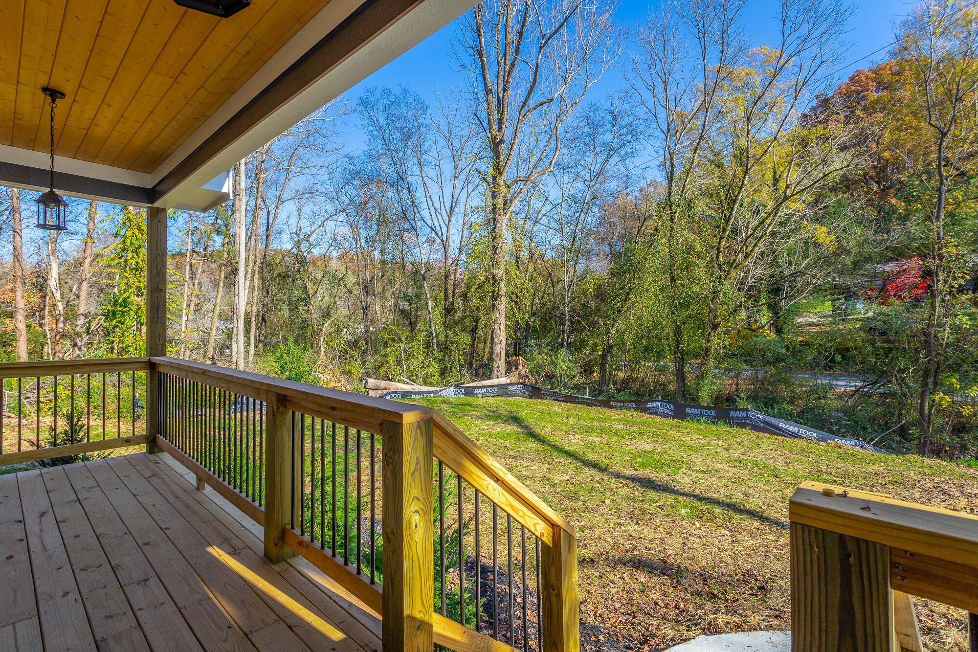 1151 Lullwater Road Chattanooga, TN 37405 - Photo 36 of 46 Front porch