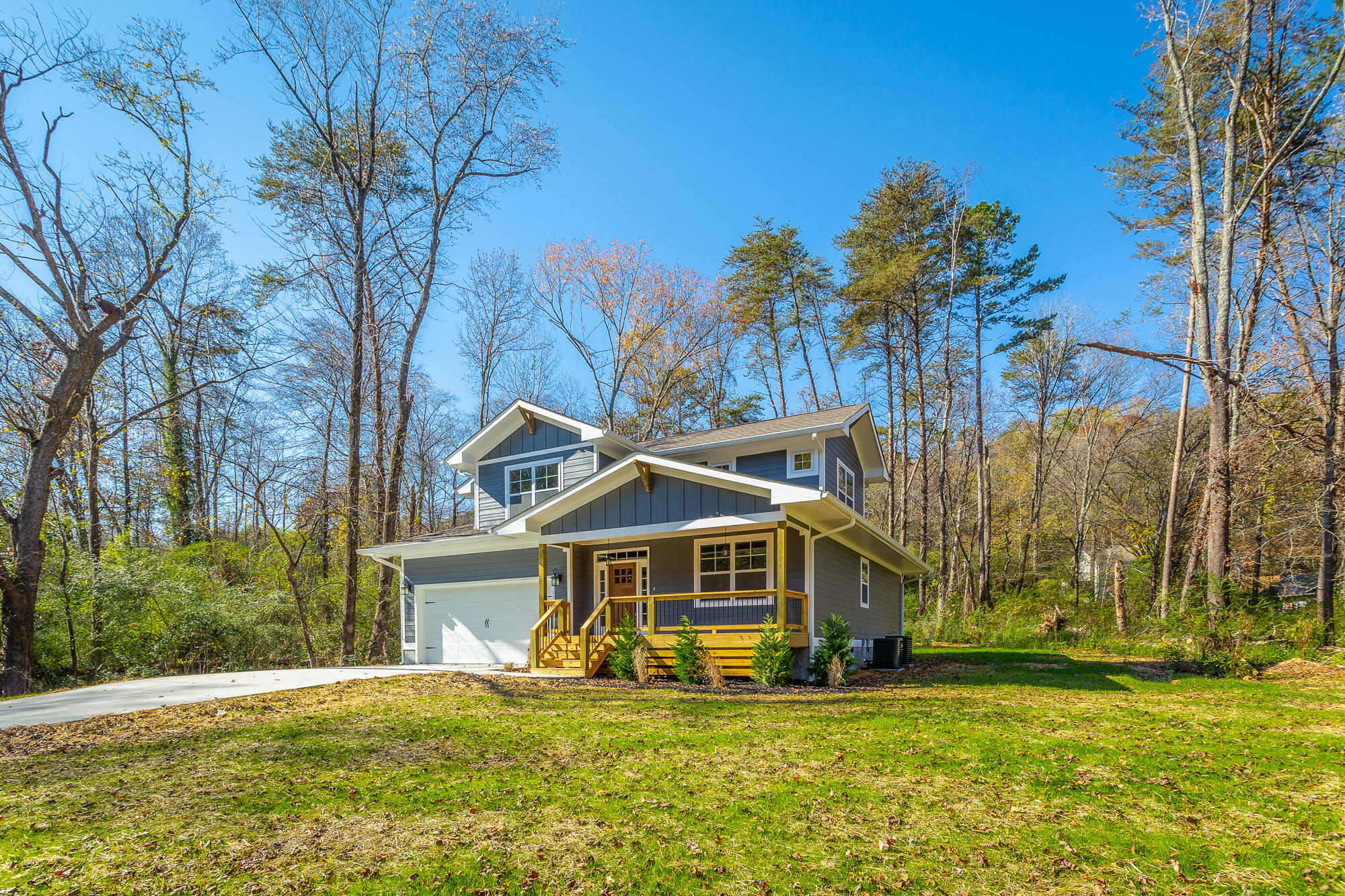 1151 Lullwater Road Chattanooga, TN 37405 - Photo 43 of 46 Front yard