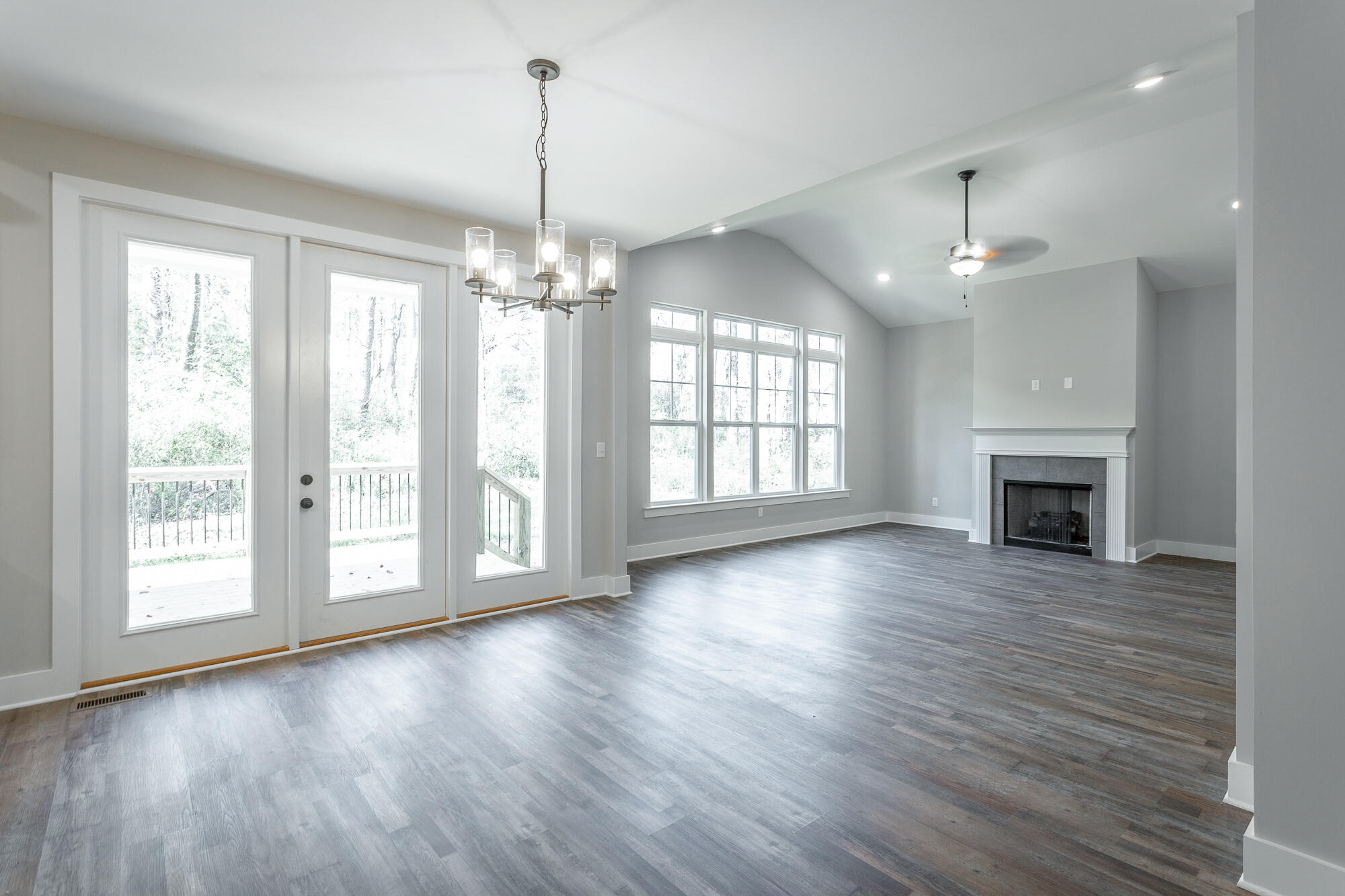 1151 Lullwater Road Chattanooga, TN 37405 - Photo 6 of 46 Living room