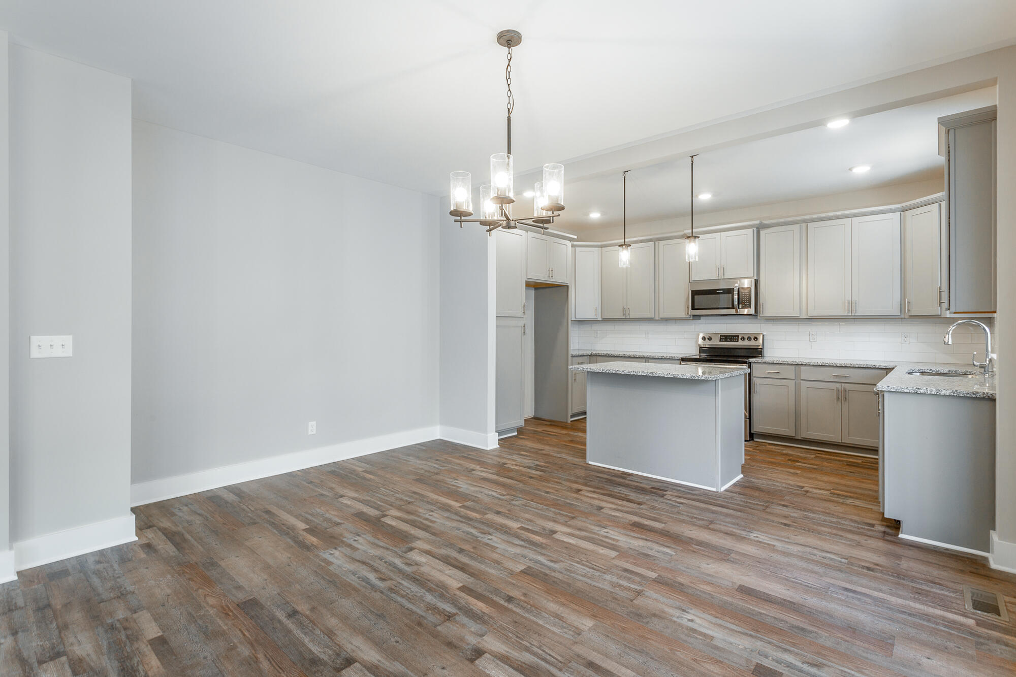 1151 Lullwater Road Chattanooga, TN 37405 - Photo 9 of 46 Dining area
