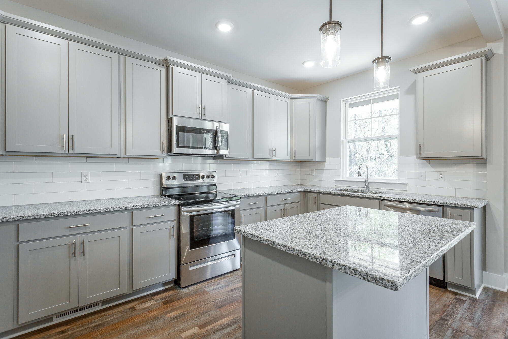 1151 Lullwater Road Chattanooga, TN 37405 - Photo 10 of 46 Kitchen