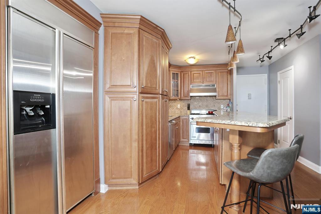 277 Prospect Avenue, Unit 18H Hackensack, NJ 07601 - Photo 11 of 39