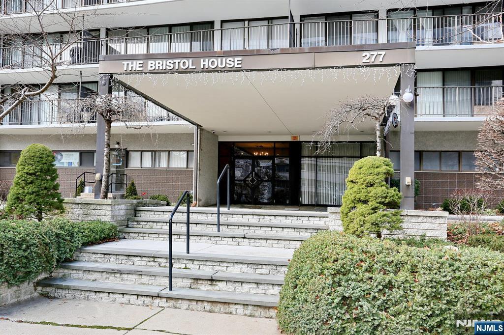 277 Prospect Avenue, Unit 18H Hackensack, NJ 07601 - Photo 2 of 39