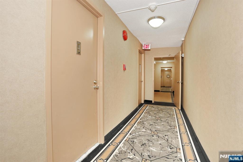 277 Prospect Avenue, Unit 18H Hackensack, NJ 07601 - Photo 4 of 39