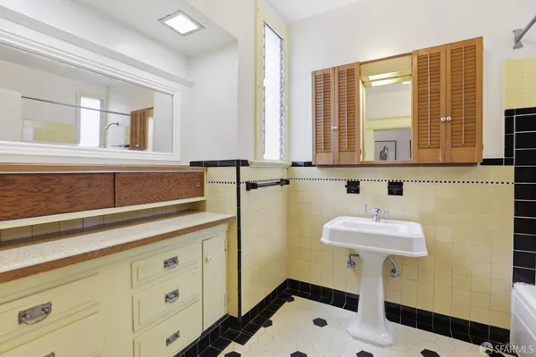 $2,000,000 | 1319-1321 Cole Street, San Francisco, CA 94117