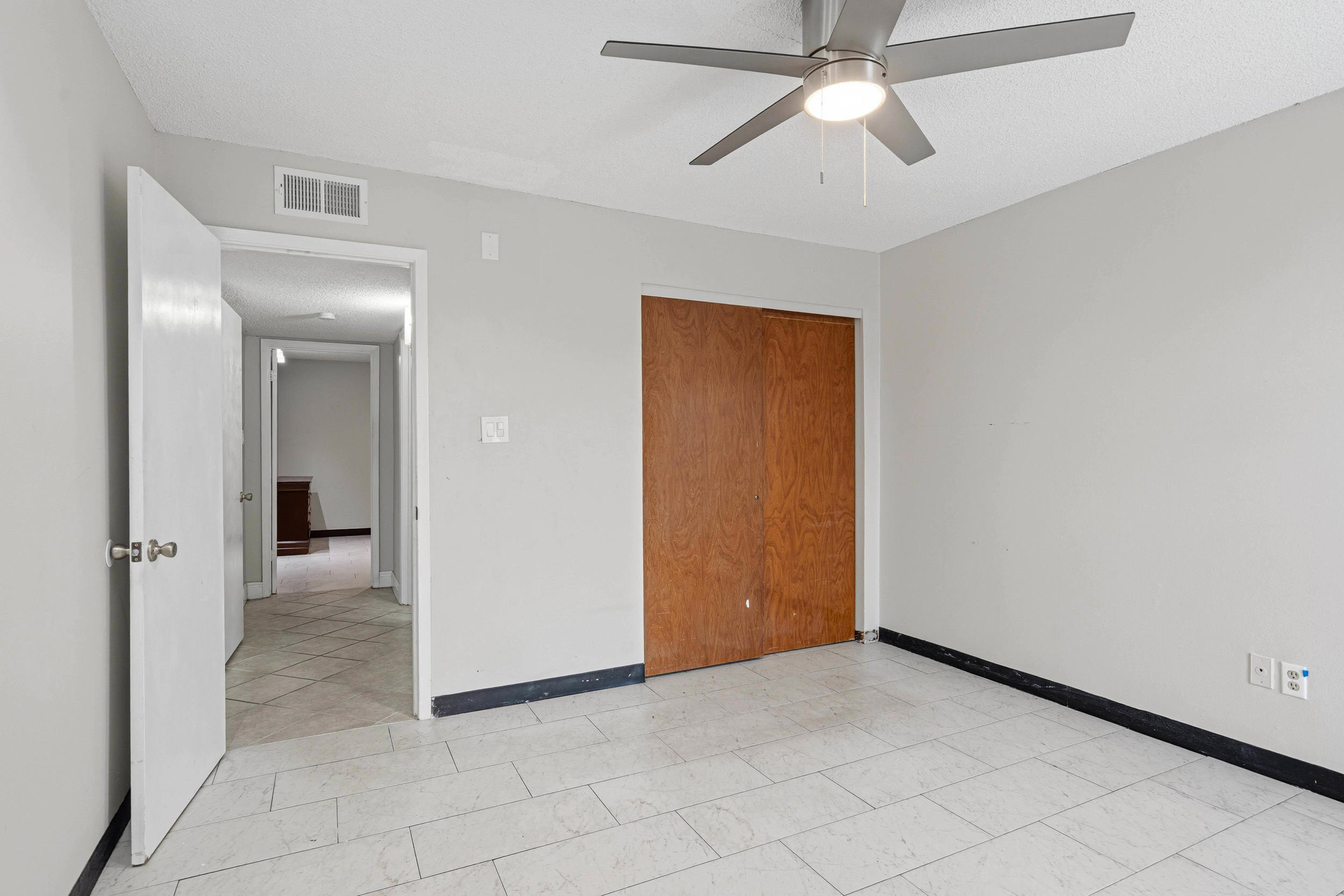 210 Pelham Road, Unit 215C Fort Walton Beach, FL 32547 - Photo 12 of 24 Bedroom 1
