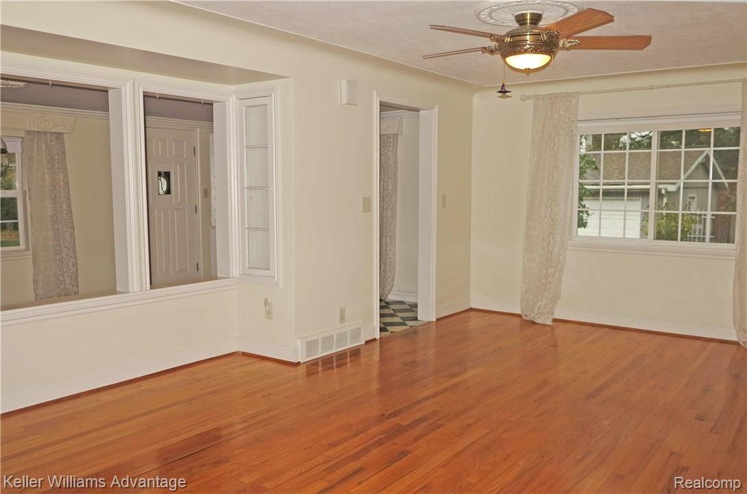 2110 West Commerce Road Milford, MI 48380 - Photo 7 of 28 Family Room 2.jpg