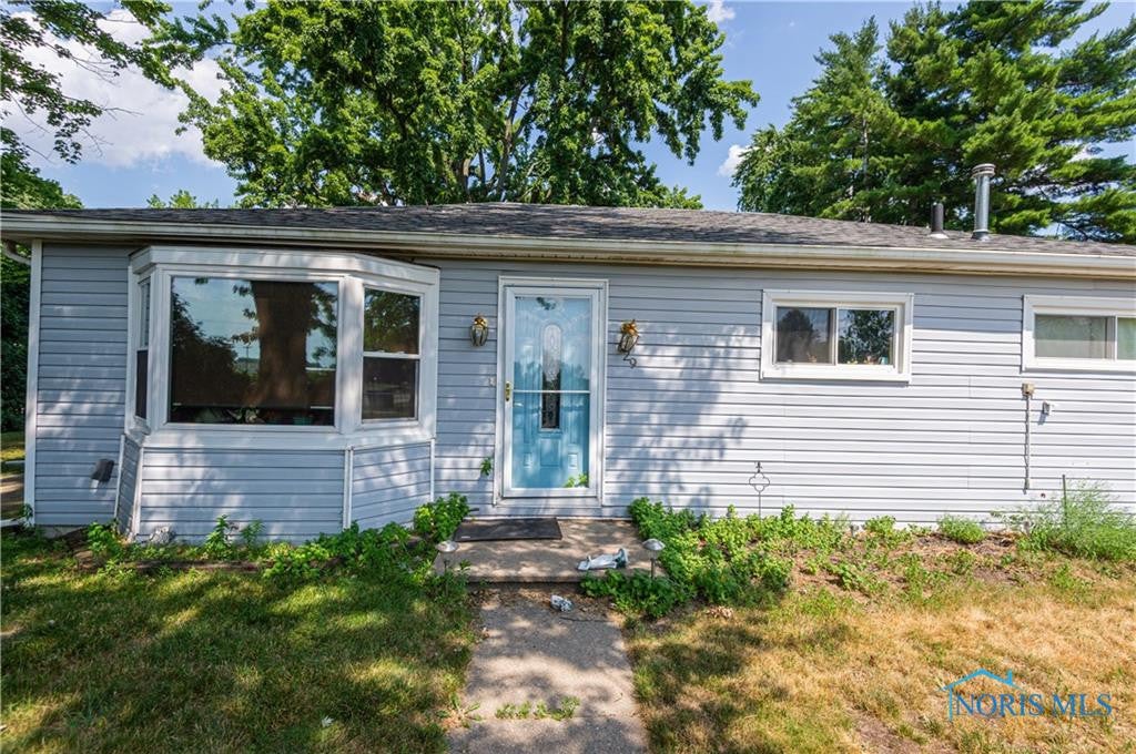 929 Kinder Road Toledo, OH 43615 - Photo 1 of 16 Gallery Image 1