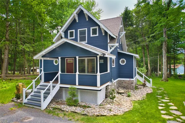 $585,000 | 407 Yankee Lake Road, Wurtsboro, NY 12790