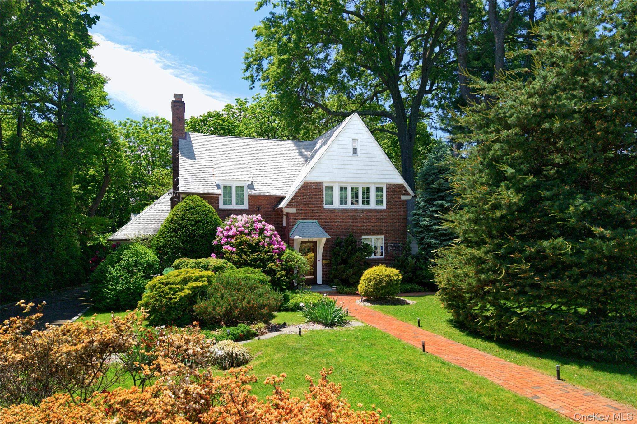 10 Crescent Road Port Washington, NY 11050 - Photo 24 of 37
