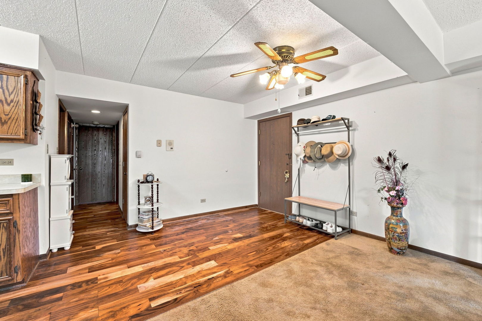 5746 106th Street, Unit 1D Chicago Ridge, IL 60415 - Photo 9 of 29 Gallery Image 9