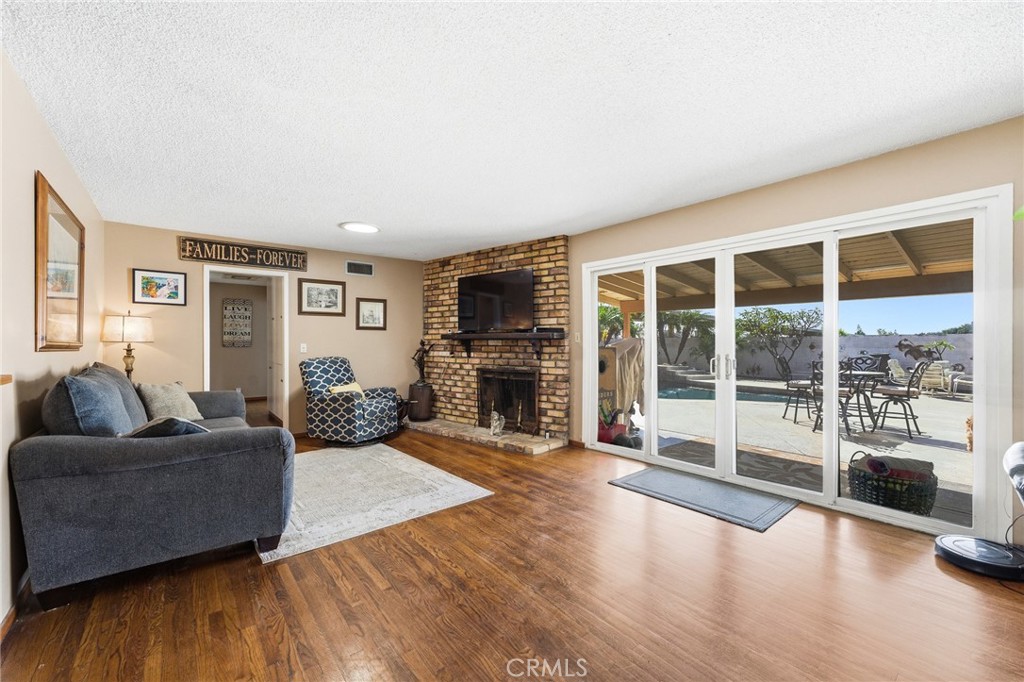 1466 Briarcroft Road Claremont, CA 91711 - Photo 12 of 34 Den