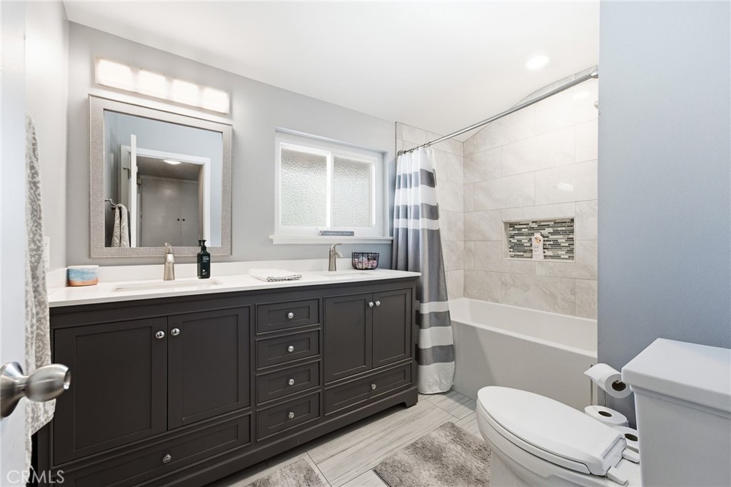 1466 Briarcroft Road Claremont, CA 91711 - Photo 17 of 34 Bathroom