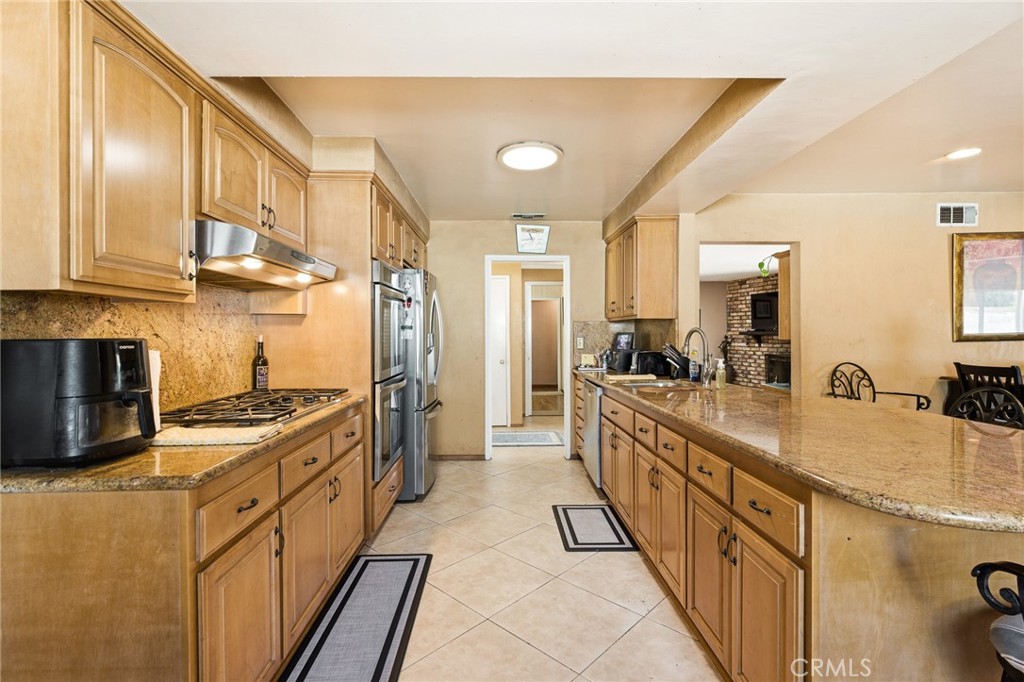 1466 Briarcroft Road Claremont, CA 91711 - Photo 8 of 34 Kitchen