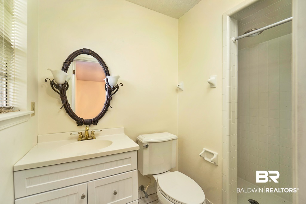 2809 Del Rio Road South Mobile, AL 36693 - Photo 8 of 17 Master Bath
