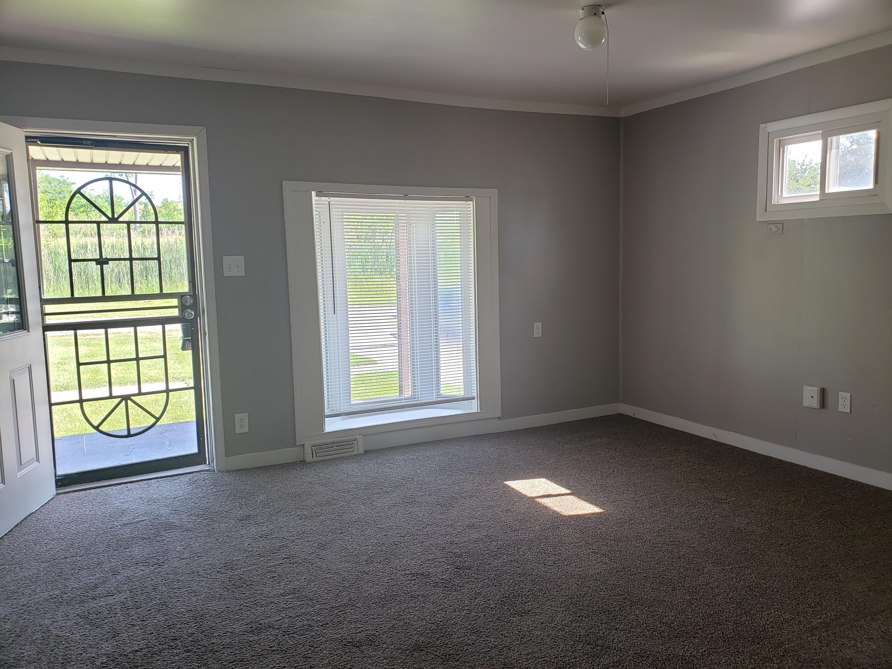 24641 Beverly Road Taylor, MI 48180 - Photo 2 of 14 20210610_103343